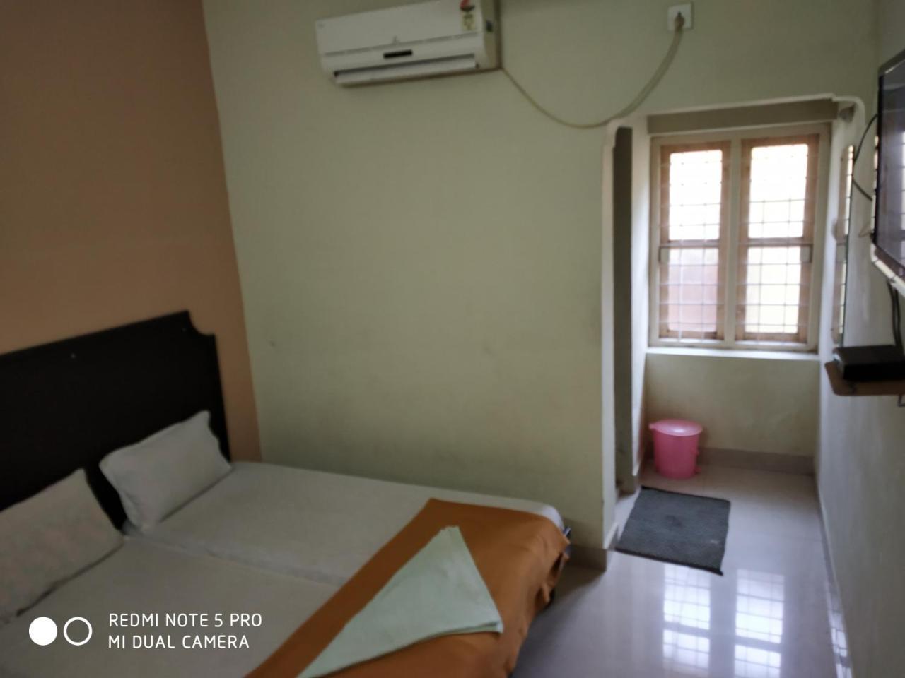 Hotel Woodlands Chottanikara Esterno foto