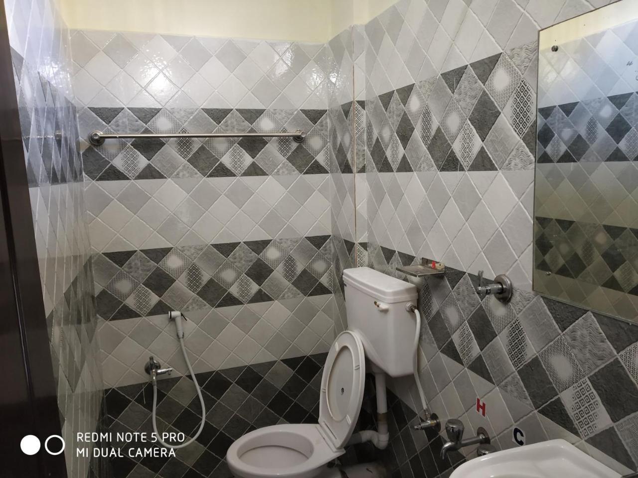 Hotel Woodlands Chottanikara Esterno foto