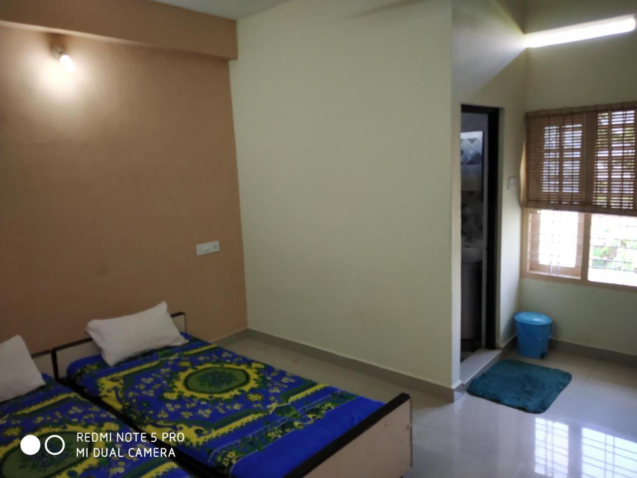 Hotel Woodlands Chottanikara Esterno foto